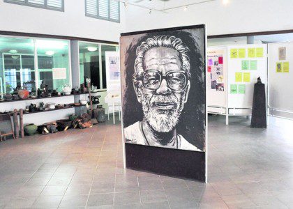 Eksposishon “Brenneker Ta Presente”